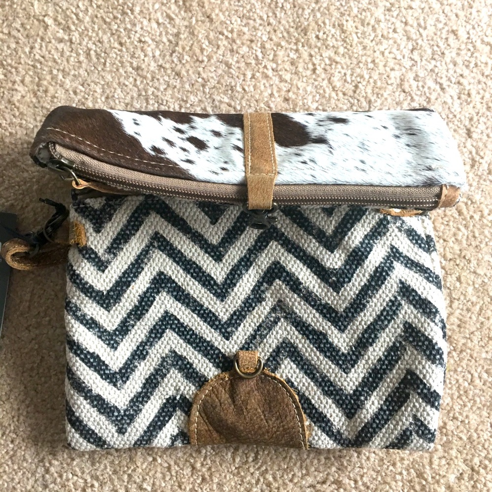 Myra cross body